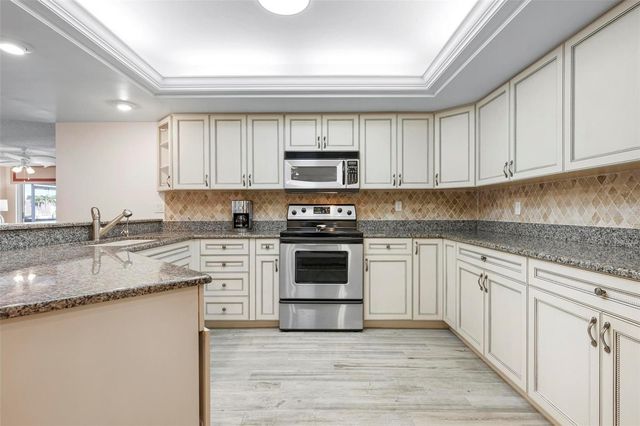 4206 SE 20TH PLACE 101, Cape Coral, FL 33904