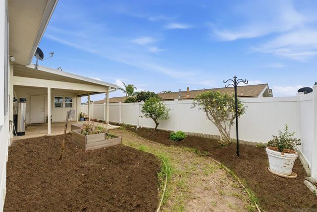 630 Via Columbia, Vista, CA 92081