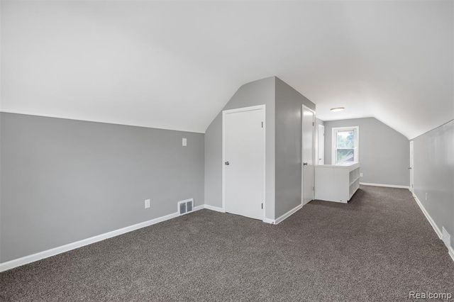 22225 E 10 Mile Road, Saint Clair Shores, MI 48080