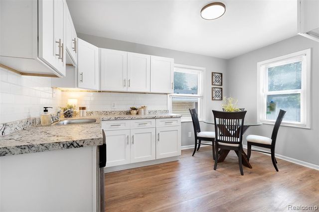 22225 E 10 Mile Road, Saint Clair Shores, MI 48080