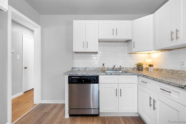 22225 E 10 Mile Road, Saint Clair Shores, MI 48080