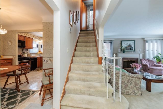 6192 Stanbury Road, Parma, OH 44129