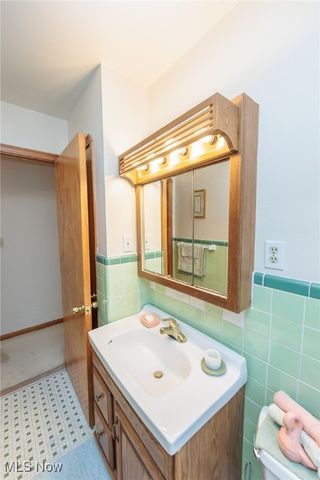 6192 Stanbury Road, Parma, OH 44129