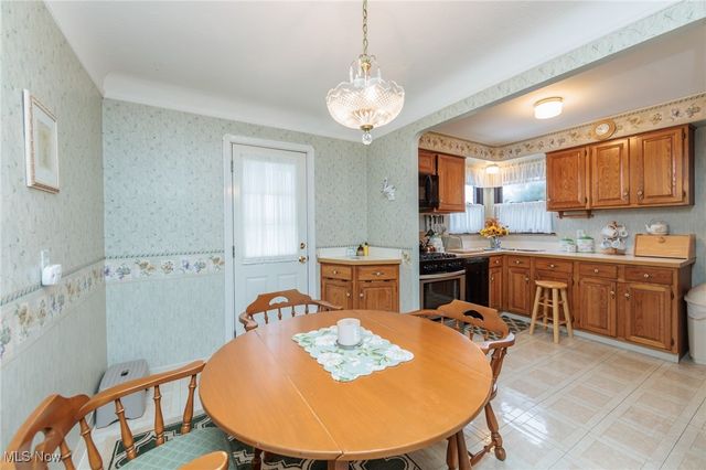 6192 Stanbury Road, Parma, OH 44129