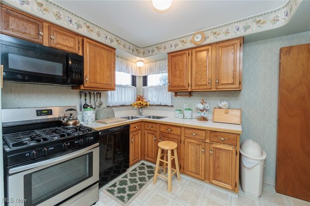 6192 Stanbury Road, Parma, OH 44129