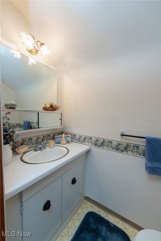 6192 Stanbury Road, Parma, OH 44129