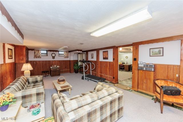 6192 Stanbury Road, Parma, OH 44129