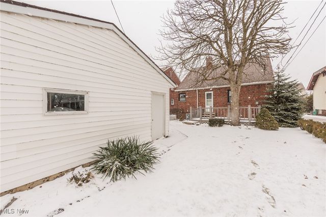 6192 Stanbury Road, Parma, OH 44129