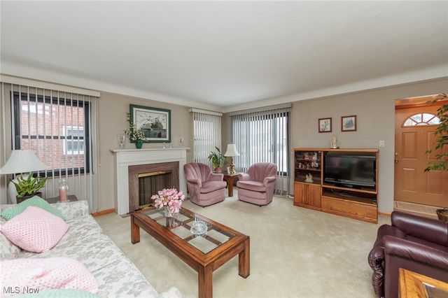 6192 Stanbury Road, Parma, OH 44129