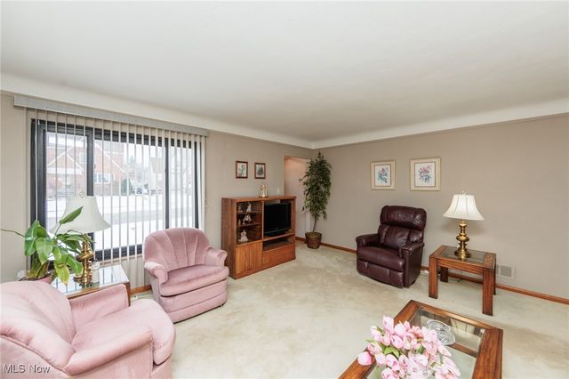 6192 Stanbury Road, Parma, OH 44129