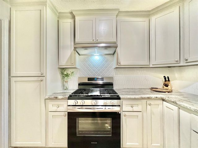 4913 W 43rd Street, Houston, TX 77092