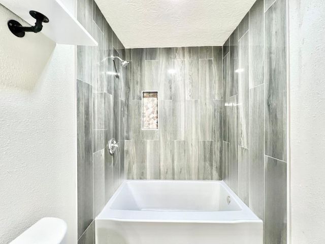 4913 W 43rd Street, Houston, TX 77092