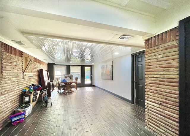 4913 W 43rd Street, Houston, TX 77092