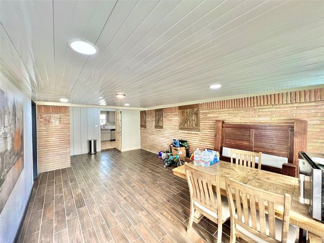 4913 W 43rd Street, Houston, TX 77092