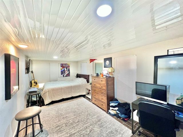 4913 W 43rd Street, Houston, TX 77092