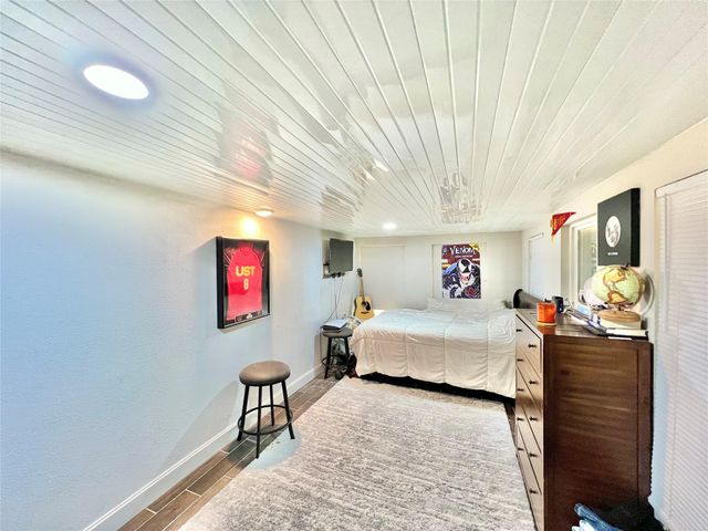 4913 W 43rd Street, Houston, TX 77092