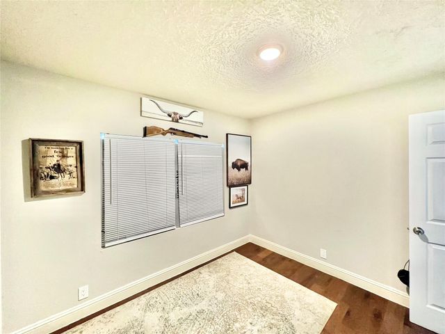 4913 W 43rd Street, Houston, TX 77092