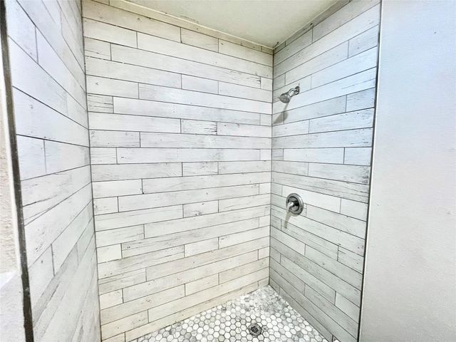 4913 W 43rd Street, Houston, TX 77092