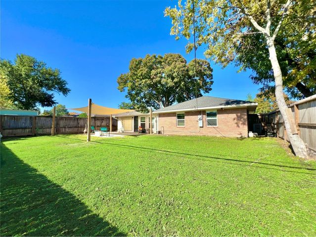 4913 W 43rd Street, Houston, TX 77092