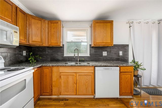 8722 Pine Top Dr, Henrico, VA 23294