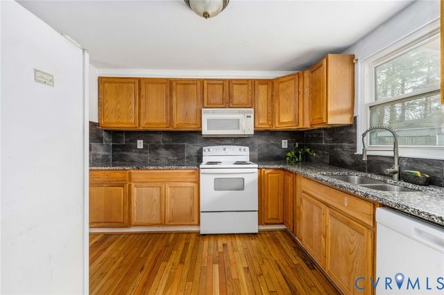 8722 Pine Top Dr, Henrico, VA 23294