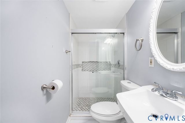 8722 Pine Top Dr, Henrico, VA 23294