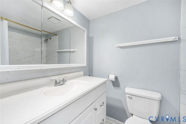 8722 Pine Top Dr, Henrico, VA 23294