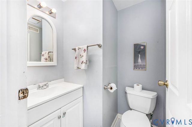 8722 Pine Top Dr, Henrico, VA 23294