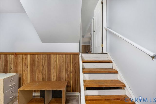 8722 Pine Top Dr, Henrico, VA 23294