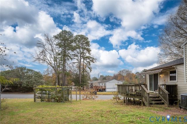 8722 Pine Top Dr, Henrico, VA 23294