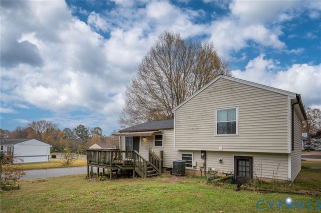 8722 Pine Top Dr, Henrico, VA 23294