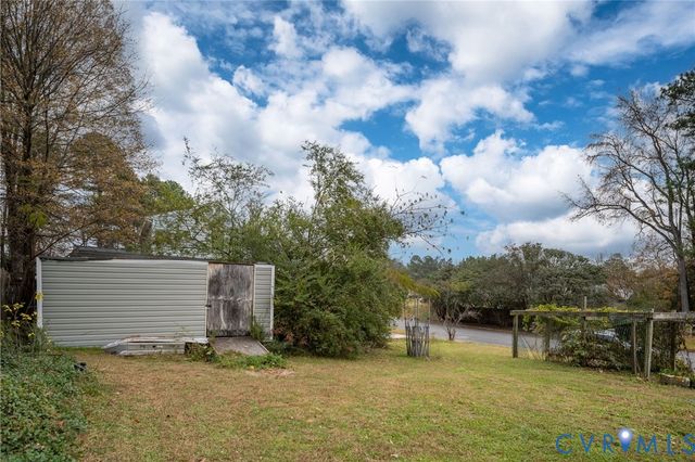 8722 Pine Top Dr, Henrico, VA 23294