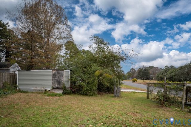 8722 Pine Top Dr, Henrico, VA 23294