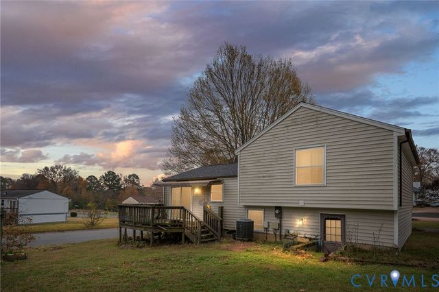 8722 Pine Top Dr, Henrico, VA 23294