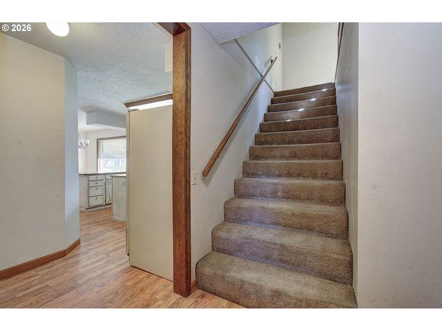 100 INGLEWOOD Dr, Longview, WA 98632