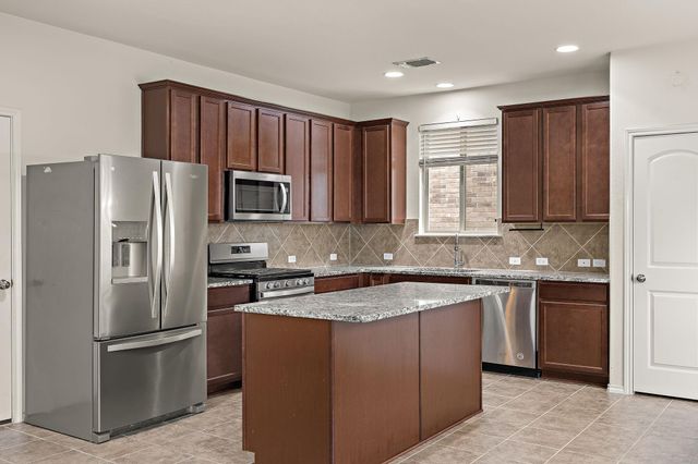 1000 McCormick CV, Hutto, TX 78634