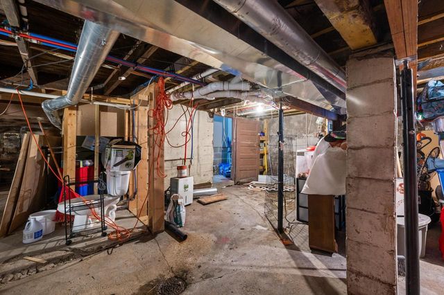 3633 E Martin AVENUE, Cudahy, WI 53110