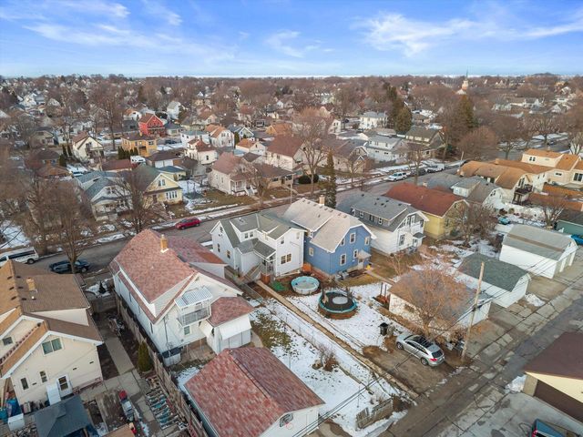 3633 E Martin AVENUE, Cudahy, WI 53110