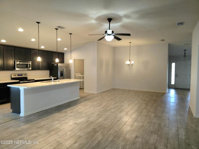 2772 BLUFF ESTATE Way, Jacksonville, FL 32226