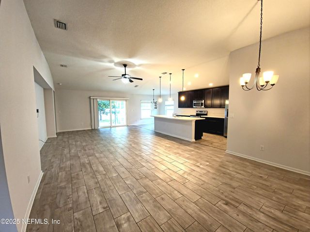 2772 BLUFF ESTATE Way, Jacksonville, FL 32226