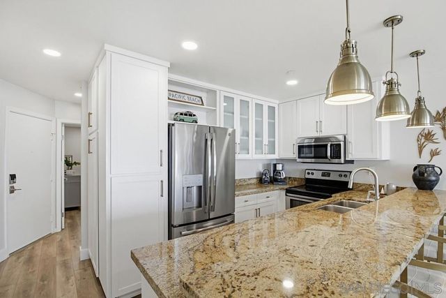 4667 Ocean Blvd 306, San Diego, CA 92109