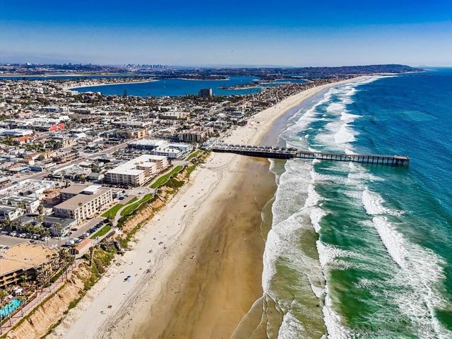 4667 Ocean Blvd 306, San Diego, CA 92109