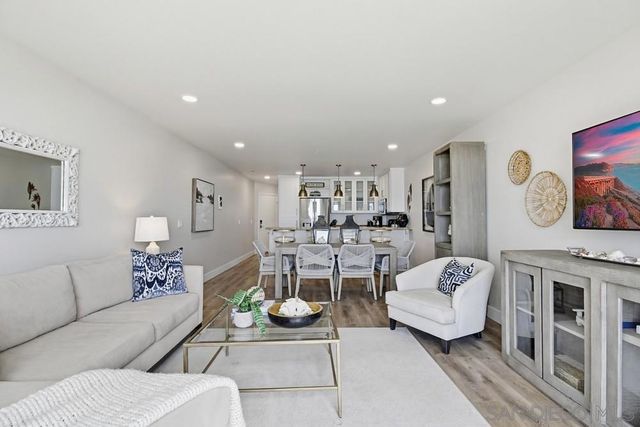 4667 Ocean Blvd 306, San Diego, CA 92109