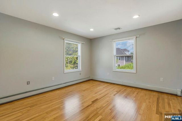 24 Sunderland Avenue, Rutherford, NJ 07070