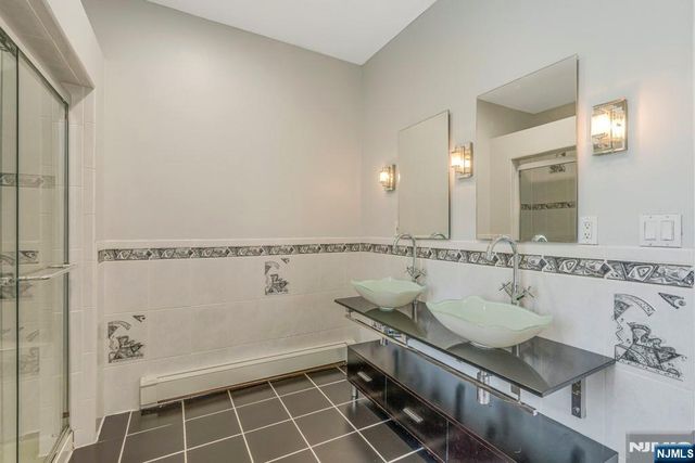 24 Sunderland Avenue, Rutherford, NJ 07070