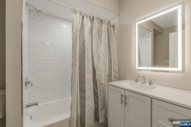 24 Sunderland Avenue, Rutherford, NJ 07070