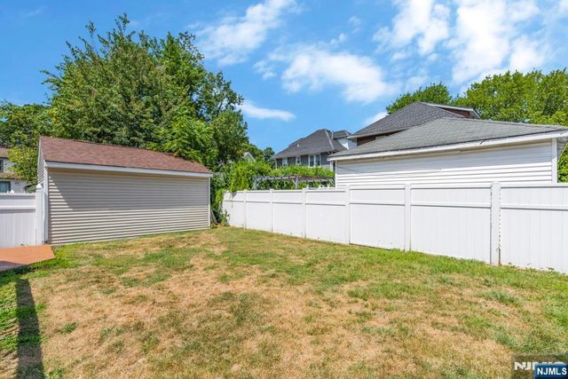 24 Sunderland Avenue, Rutherford, NJ 07070