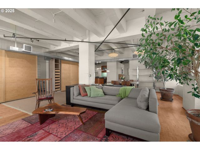 1420 Nw LOVEJOY St 603, Portland, OR 97209