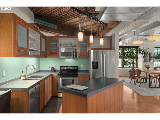 1420 Nw LOVEJOY St 603, Portland, OR 97209