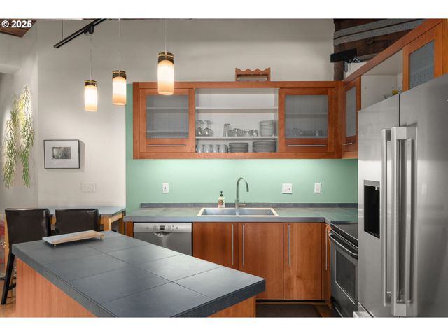 1420 Nw LOVEJOY St 603, Portland, OR 97209